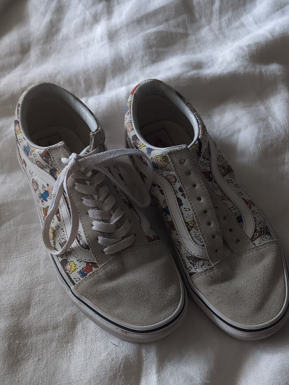 Peanuts White Canvas & Suede  Sneakers with Cartoon Print